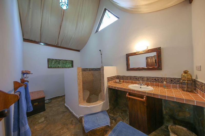 Kinasi Lodge