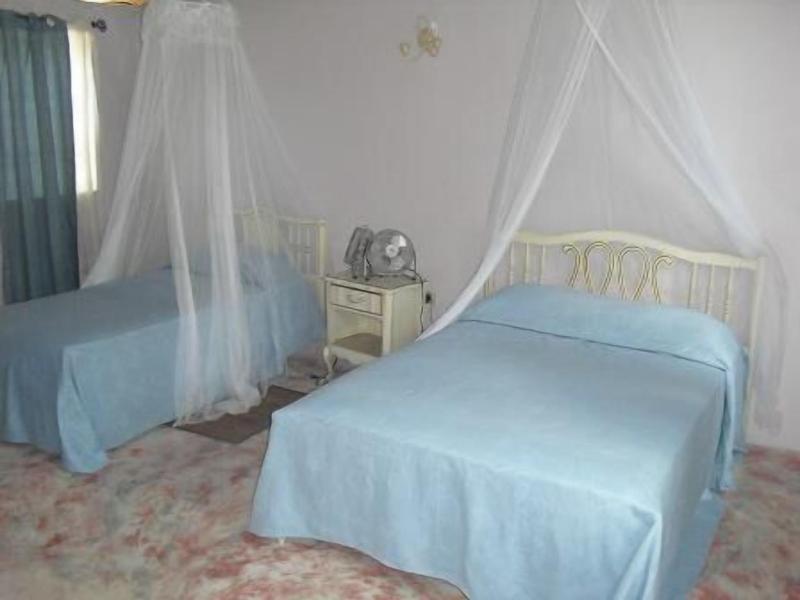 DOUBLE QUEEN SIZE BED