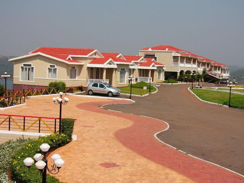 Kohinoor Samudra Beach Resort