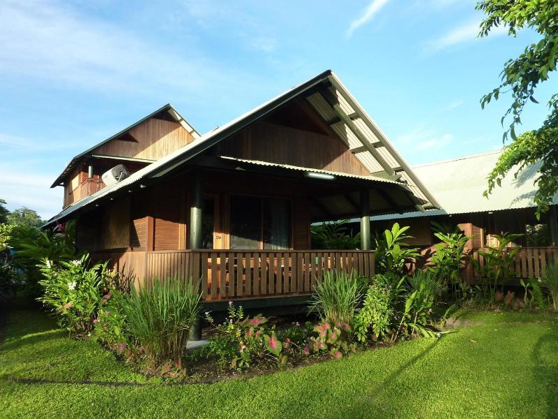 Kokopo Beach Bungalows Resort image