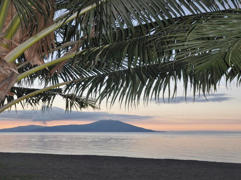 Kokopo Beach Bungalows Resort image