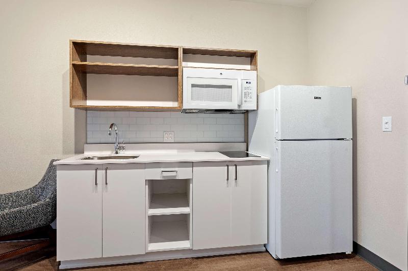 Extended Stay America - Tampa - Gibsonton - Riverv image