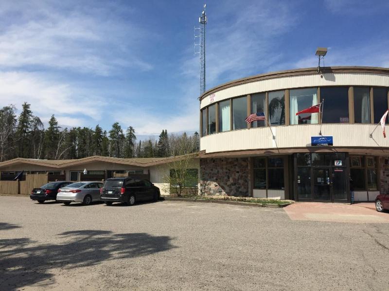 Falcon Lake Hotel