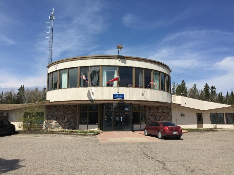 Falcon Lake Hotel