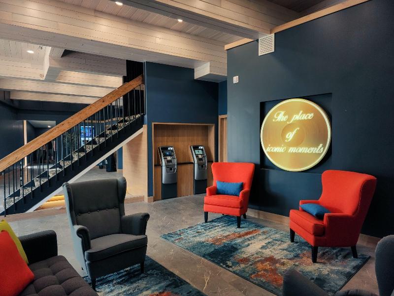 Falcon Lake Hotel