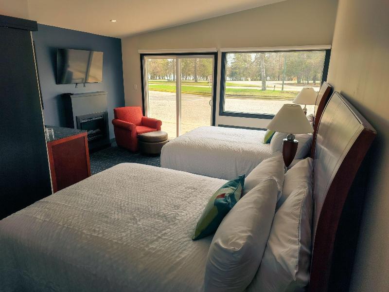 DOUBLE DELUXE TWO QUEEN BEDS
