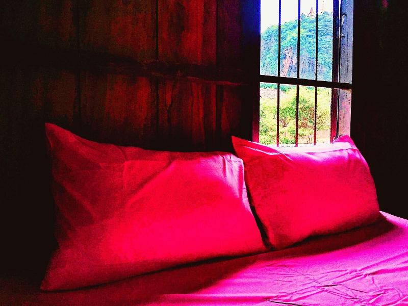 Family Batcave Homestay - Hostel image