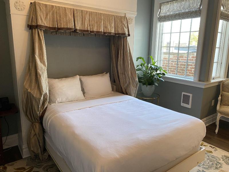 The Inn And Spa At Beacon image