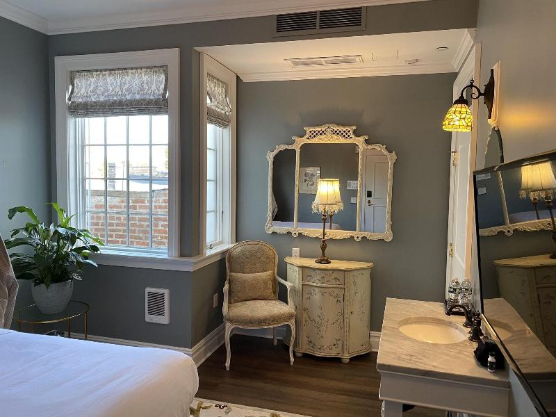 The Inn And Spa At Beacon image