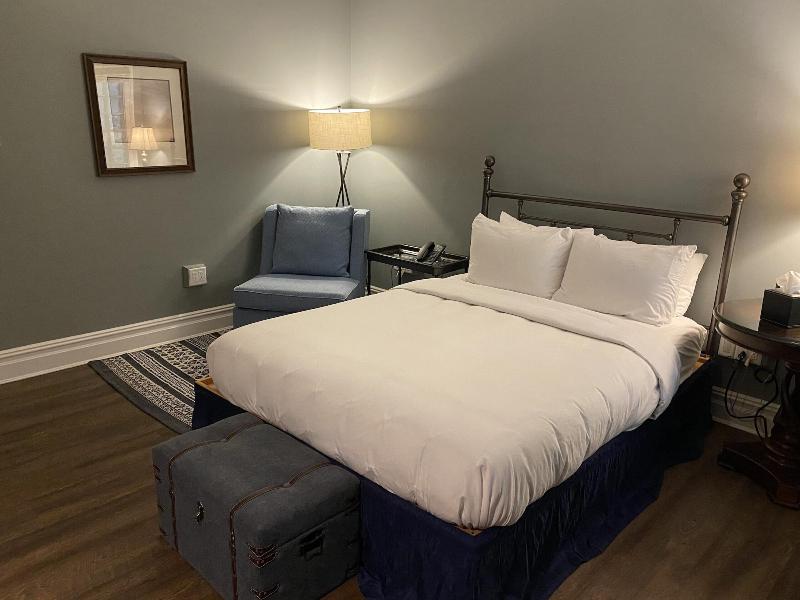 The Inn And Spa At Beacon image