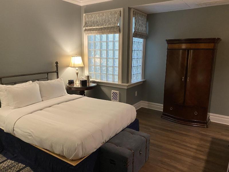 The Inn And Spa At Beacon image