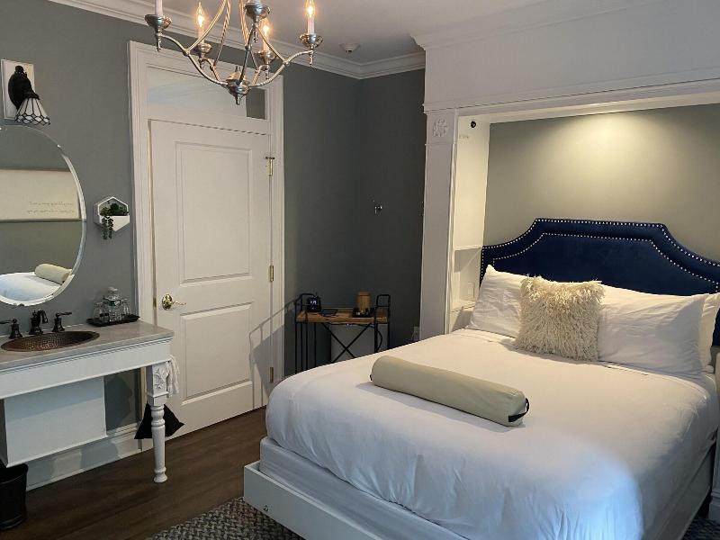 The Inn And Spa At Beacon image