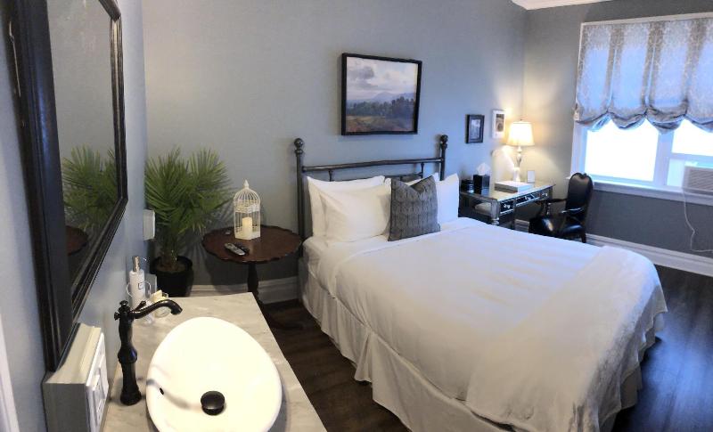The Inn And Spa At Beacon image