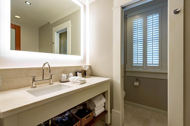 The Pearl Hotel image