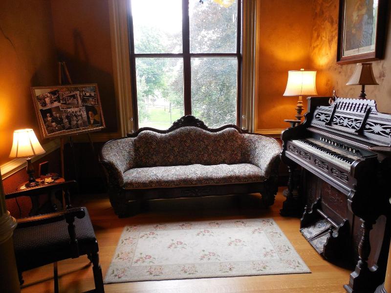 The Proctor Mansion Inn image