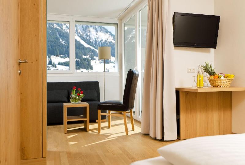 Genuss- & Aktivhotel Sonnenburg image