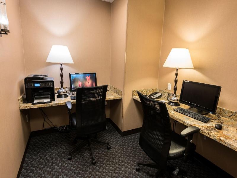 Glacier Peaks Hotel image