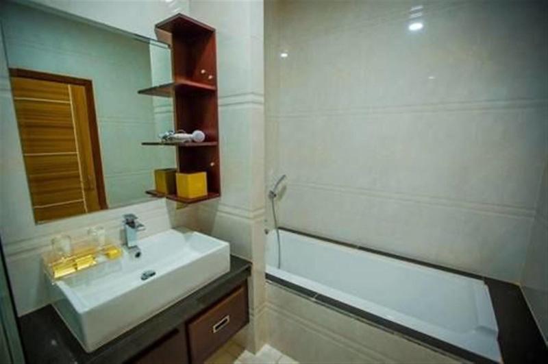Lbn Asian Hotel image 9