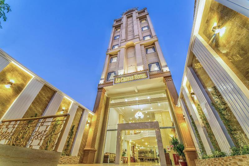 Le Centre Hotel image