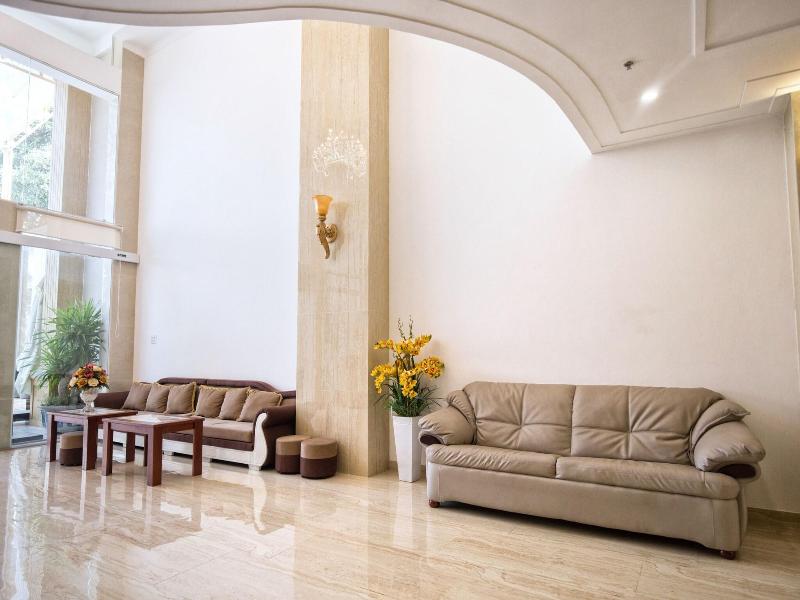 Le Centre Hotel image