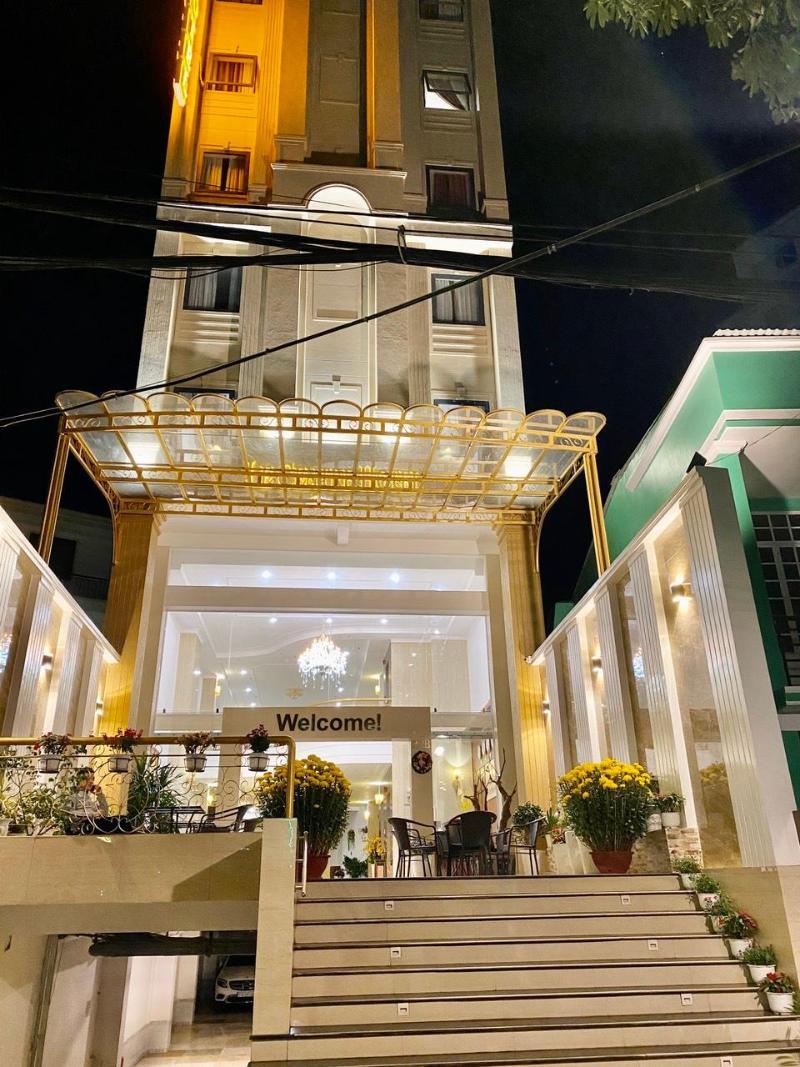 Le Centre Hotel image