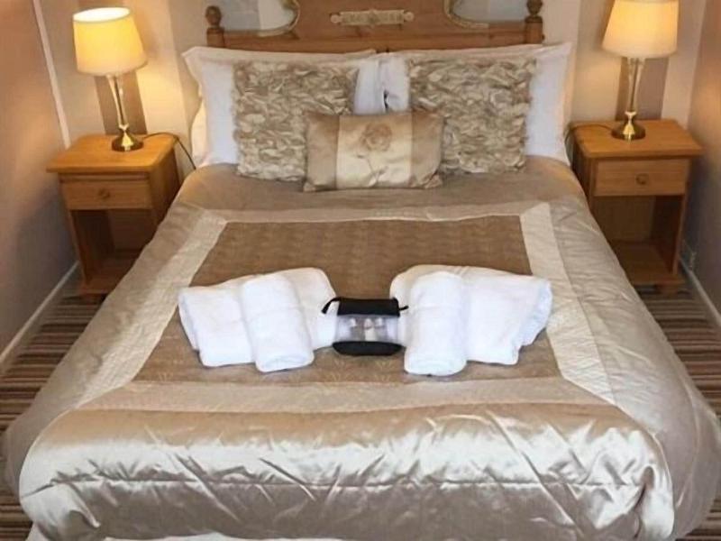The White House Hotel image