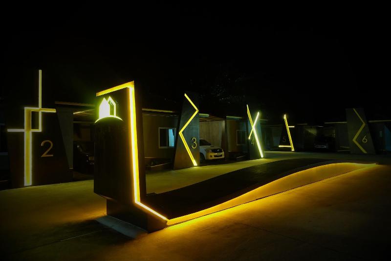 Golden House Hotel Sakaeo image