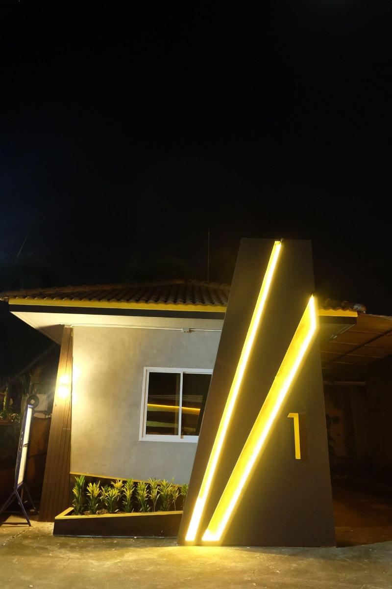 Golden House Hotel Sakaeo image