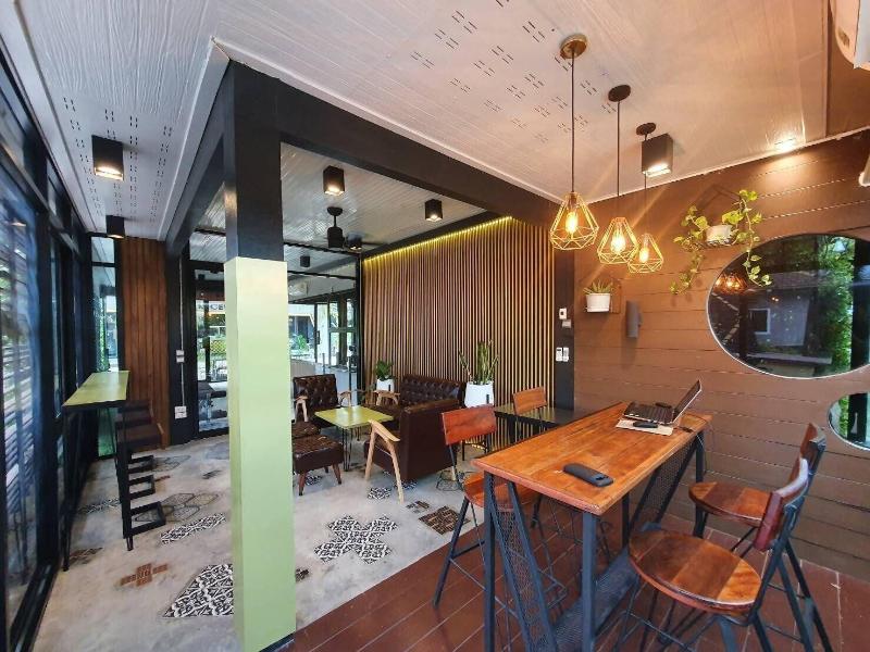 Golden House Hotel Sakaeo image