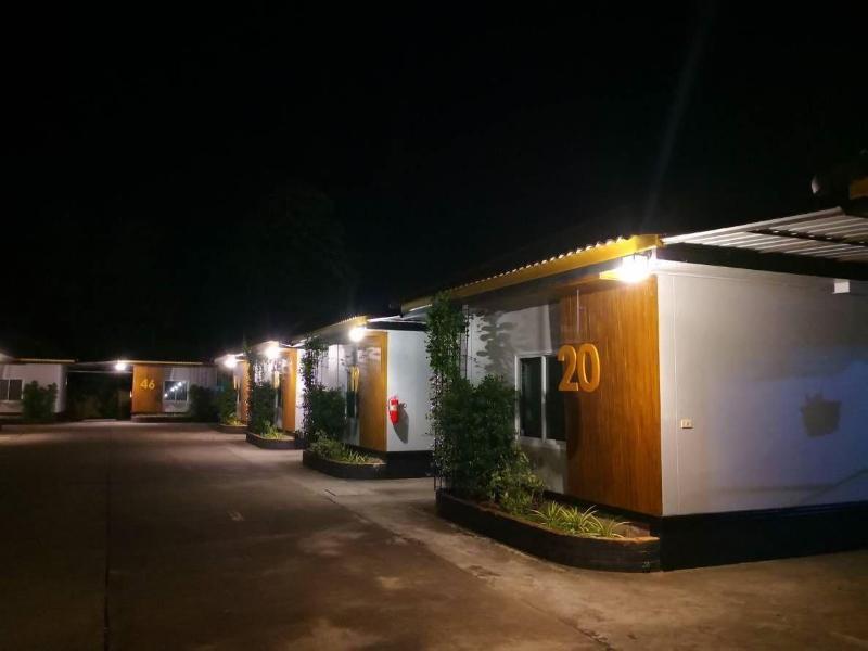 Golden House Hotel Sakaeo image