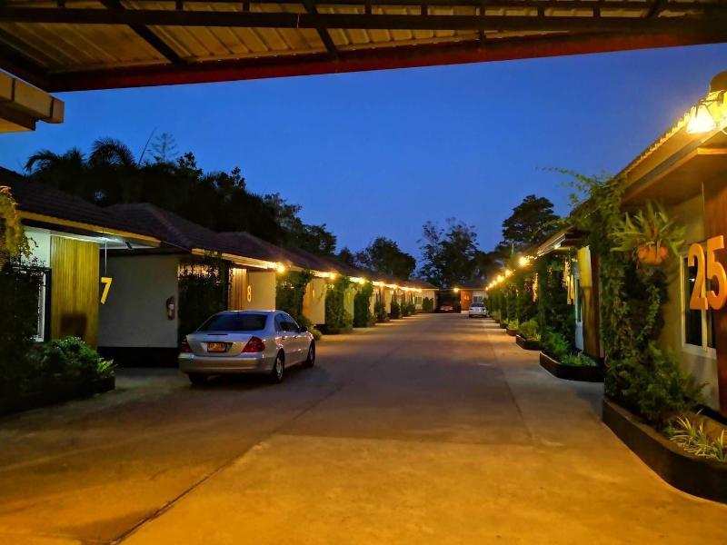 Golden House Hotel Sakaeo image