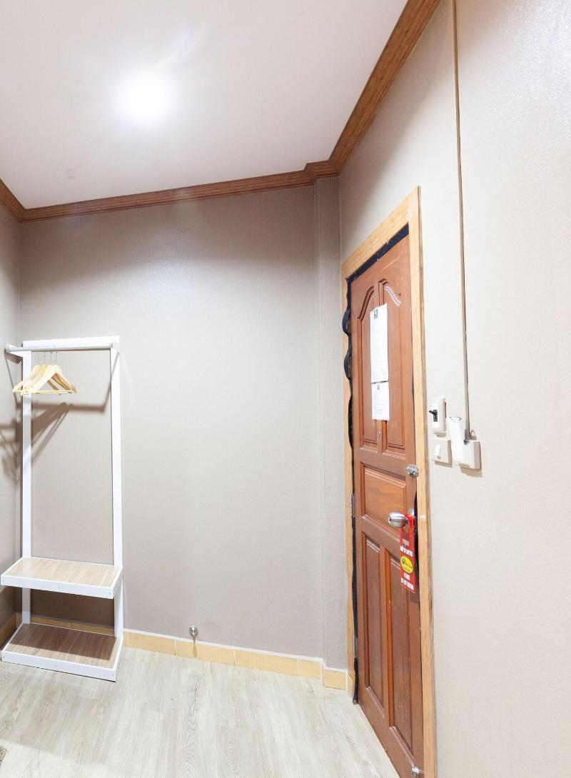 Golden House Hotel Sakaeo image