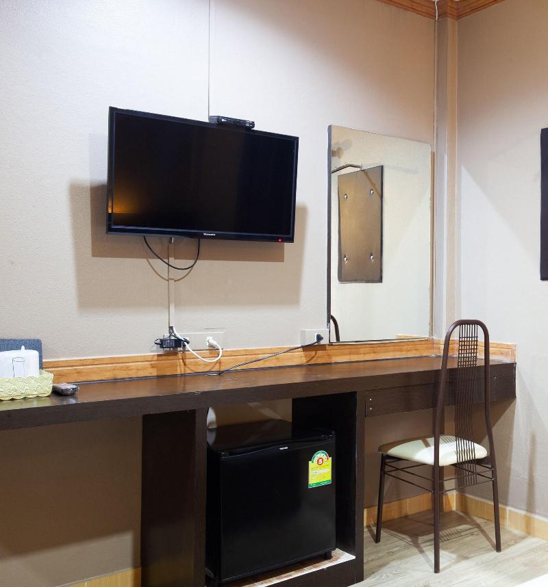 Golden House Hotel Sakaeo image