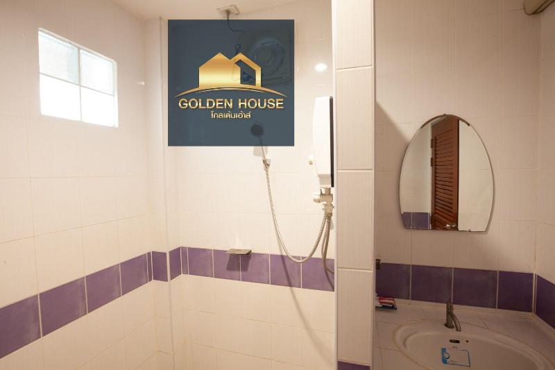 Golden House Hotel Sakaeo image