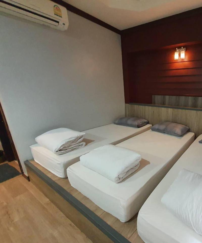 Golden House Hotel Sakaeo image