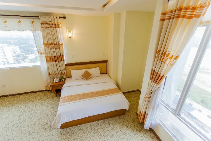 Thien An Riverside Hotel image