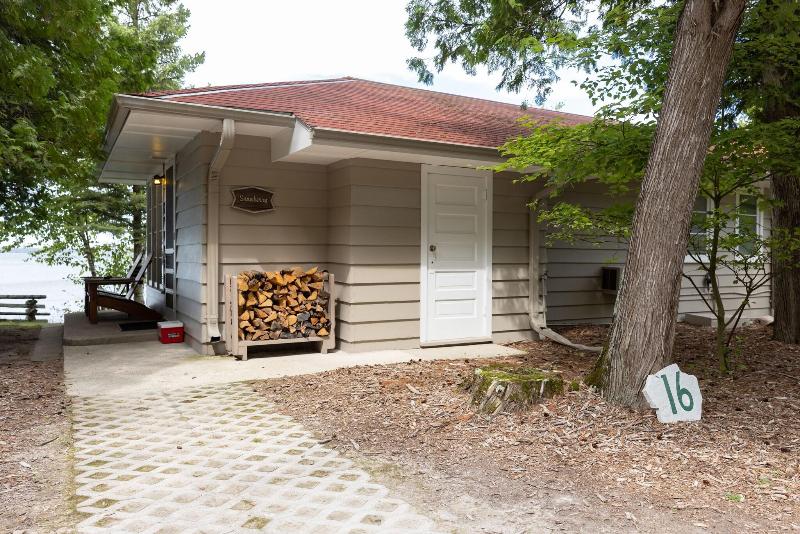 Gordon Lodge image