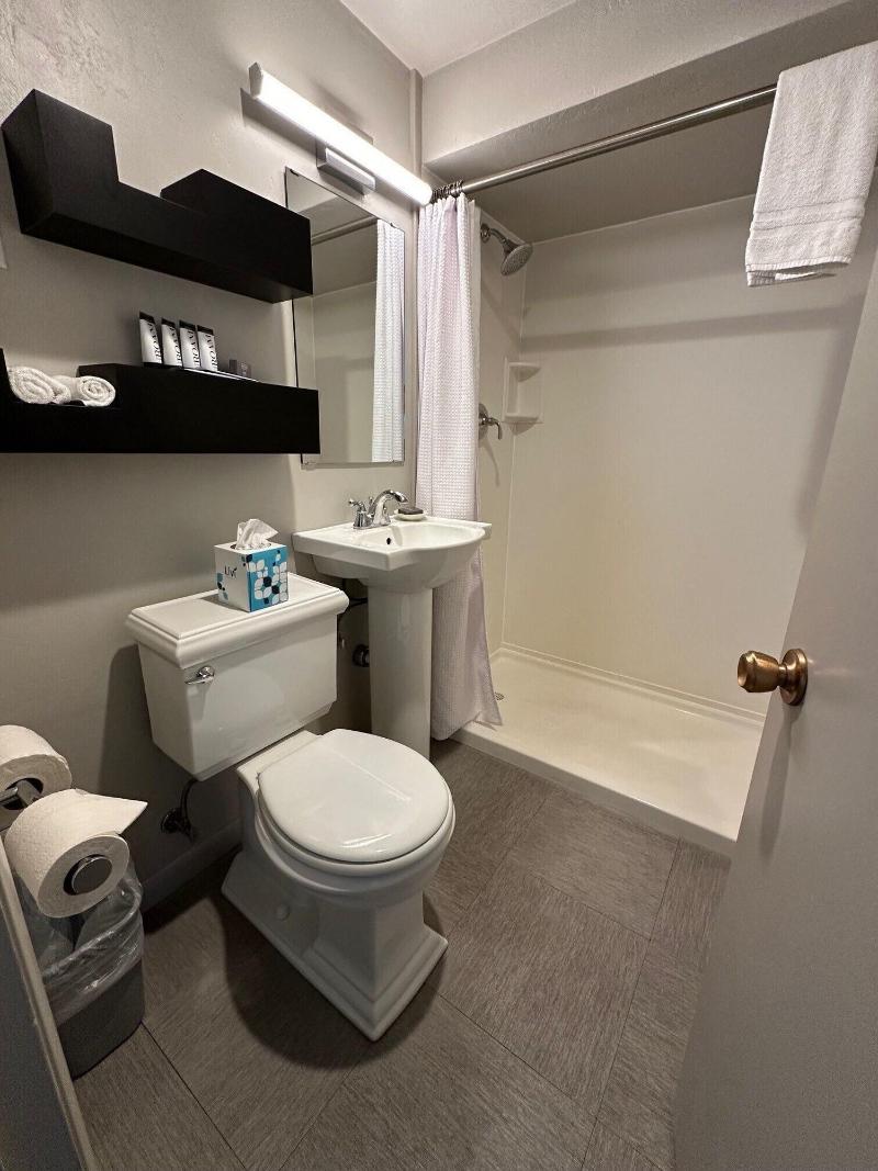 Gordon Lodge image