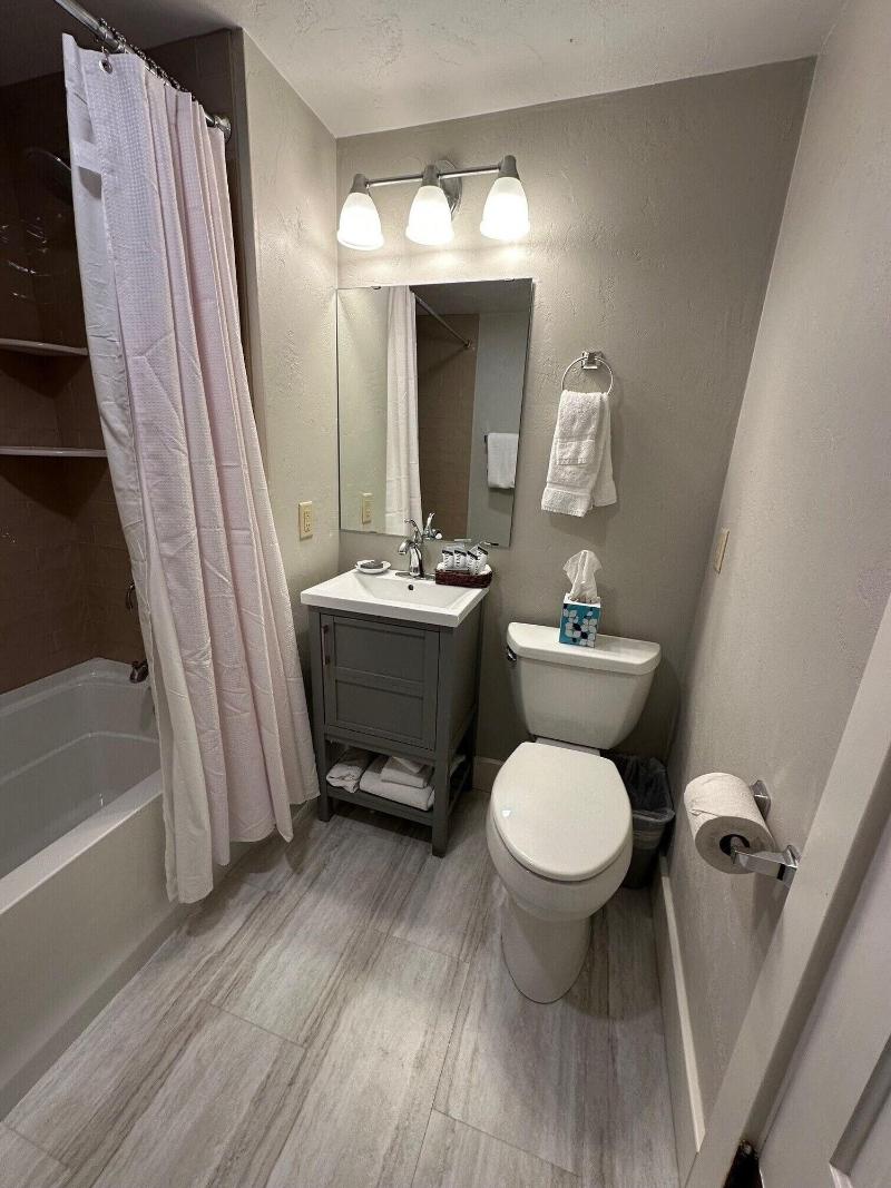 Gordon Lodge image