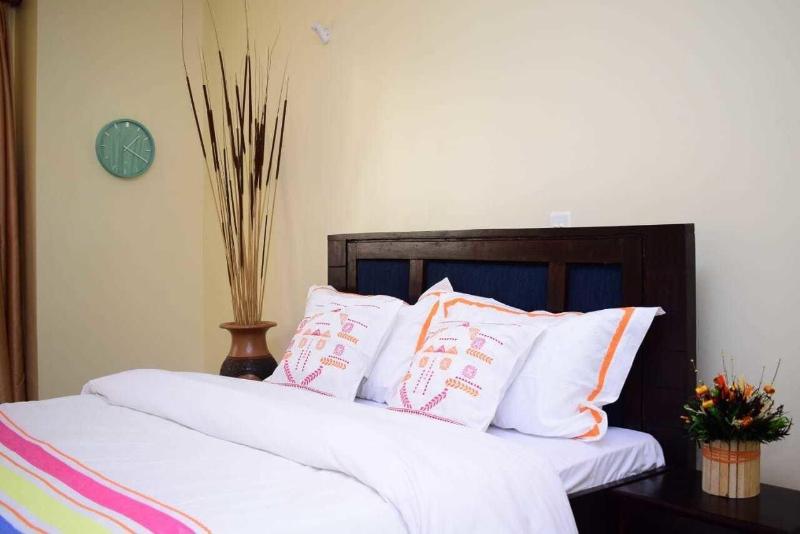 Lewisky Homestays And Tours image