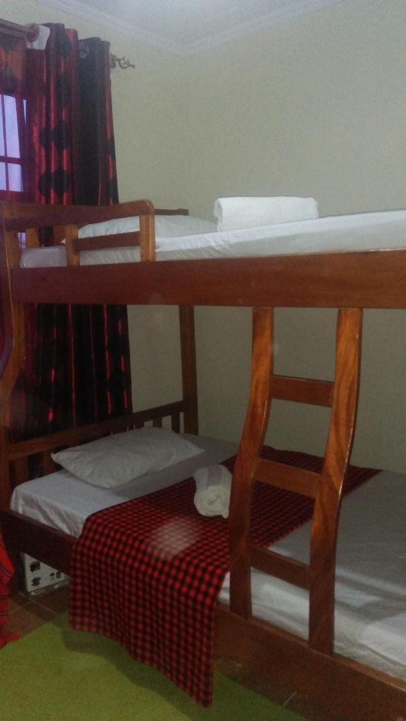 Lewisky Homestays And Tours image