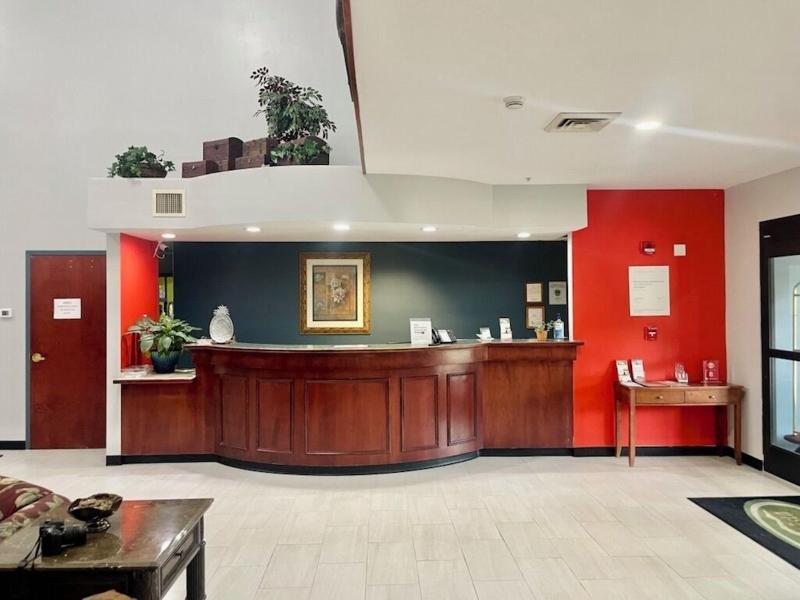Grand Vista Hotel And Suites image