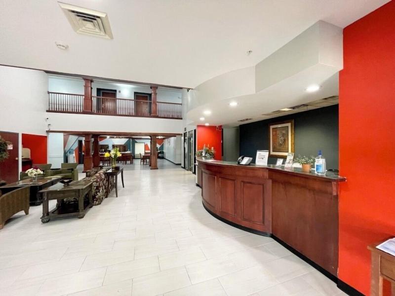 Grand Vista Hotel And Suites image