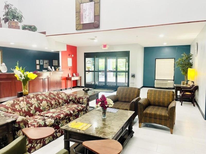 Grand Vista Hotel And Suites image