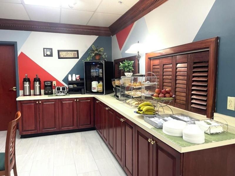 Grand Vista Hotel And Suites image