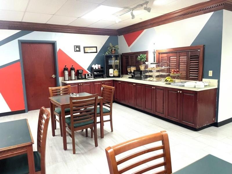 Grand Vista Hotel And Suites image