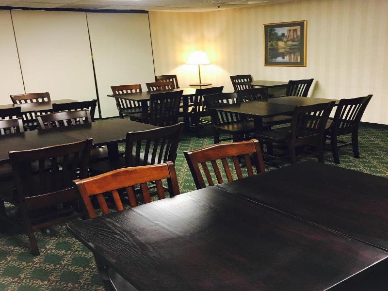 Greystone Inn And Suites image 4