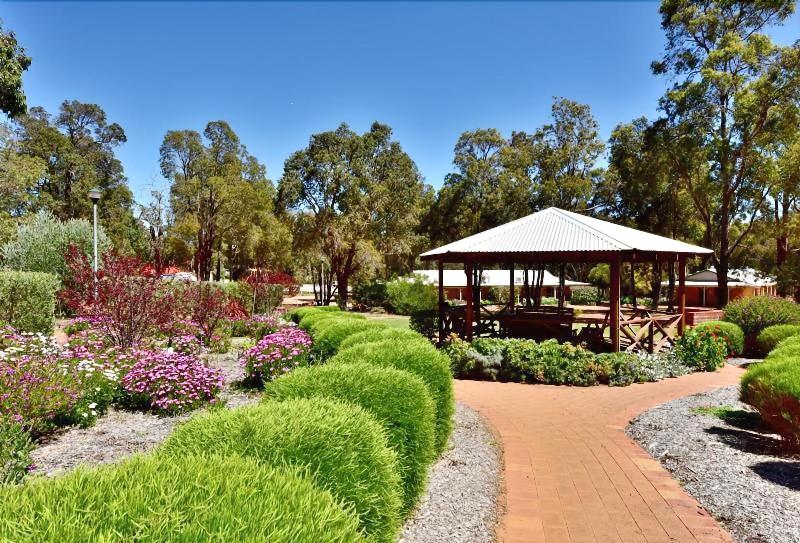 Travellers Rest Motel image