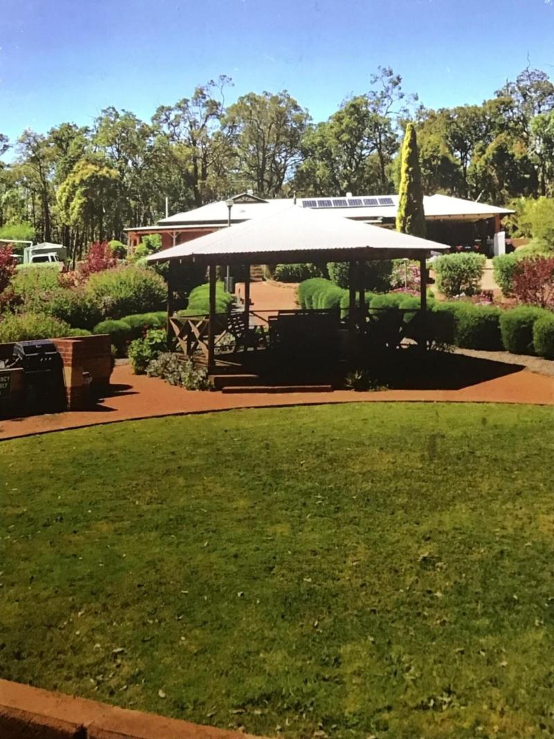 Travellers Rest Motel image