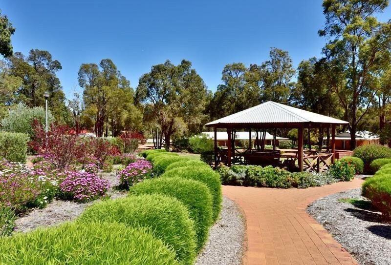 Travellers Rest Motel image